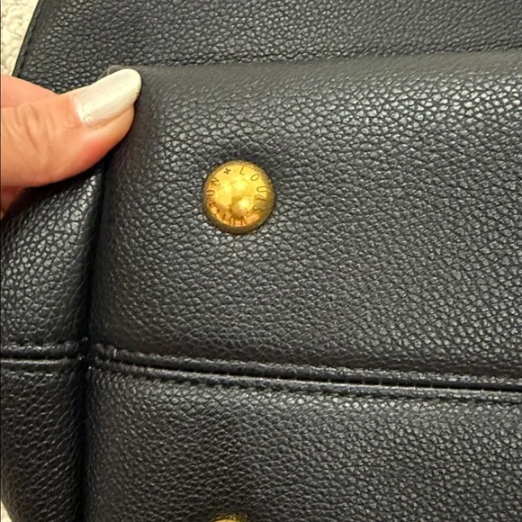 Black low key hobo LV - Picture 5 of 16